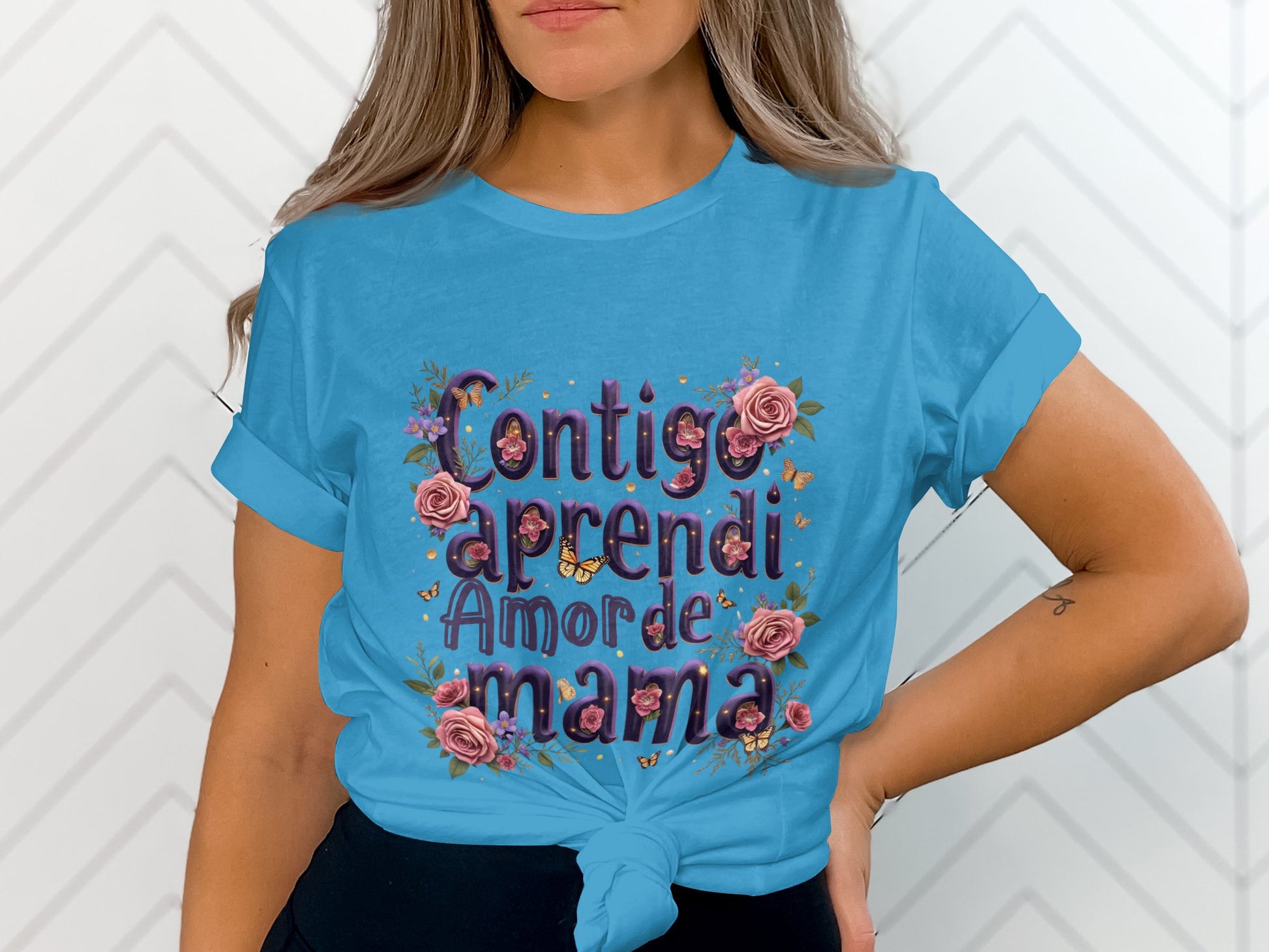 Contigo Aprendi Amor de Mama Floral Graphic Shirt product