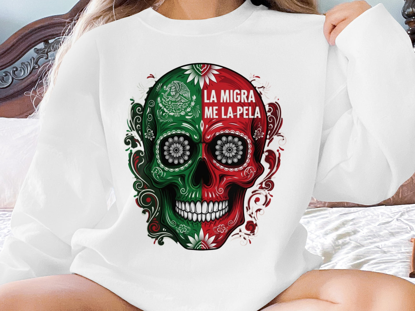 La Migra Me La Pela Skull Design Comfortable Sweater Product