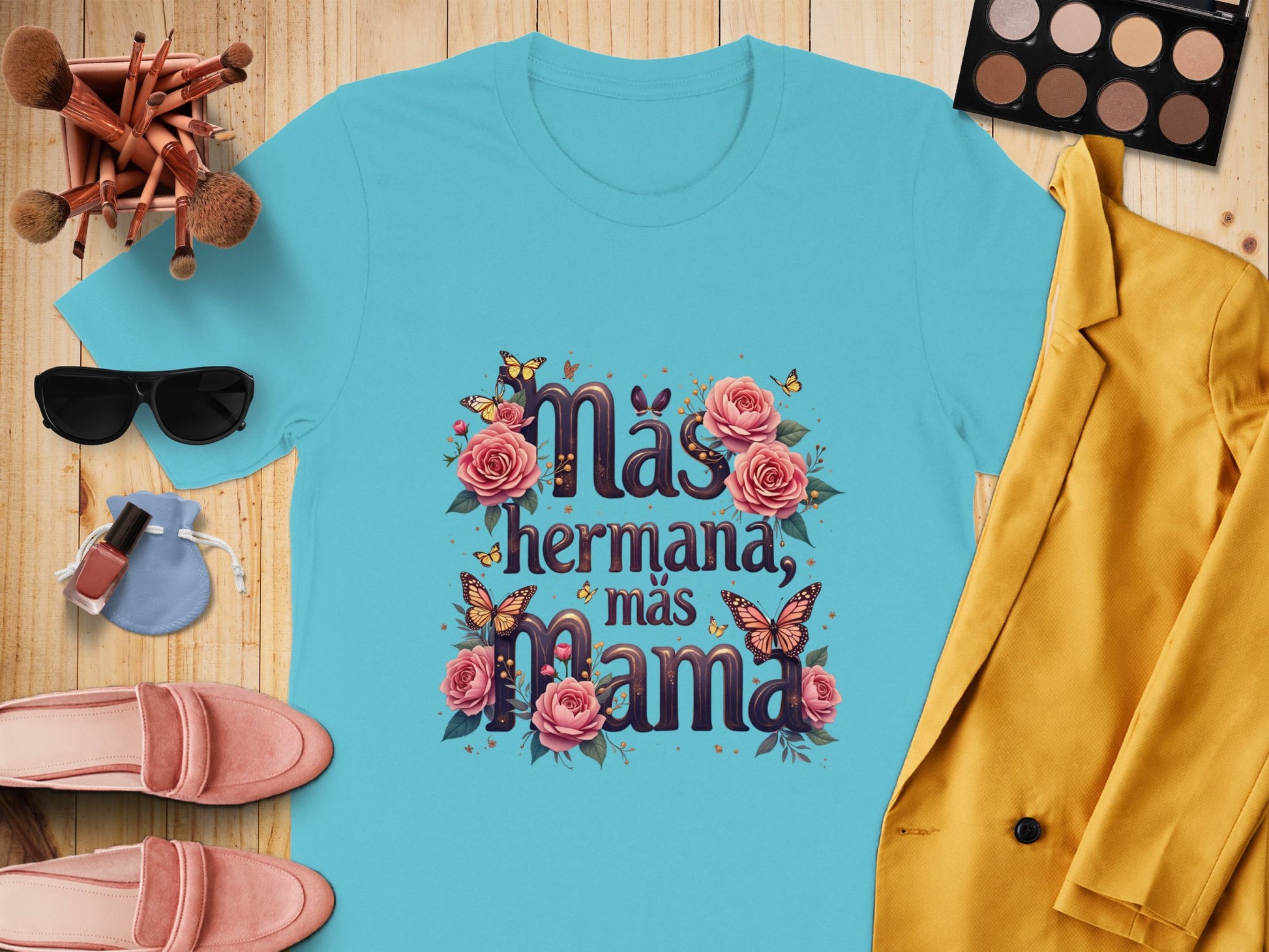 Más hermana más mamá printed t-shirt product