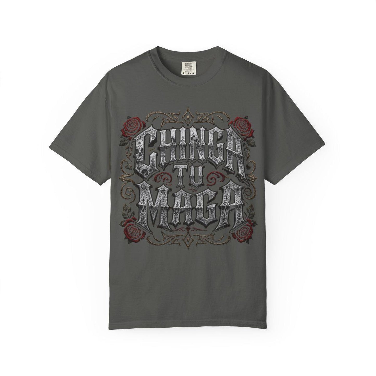 A gray t-shirt with a graphic design featuring the text "CHINÁ TU MÁGAS" surrounded by decorative elements such as roses.