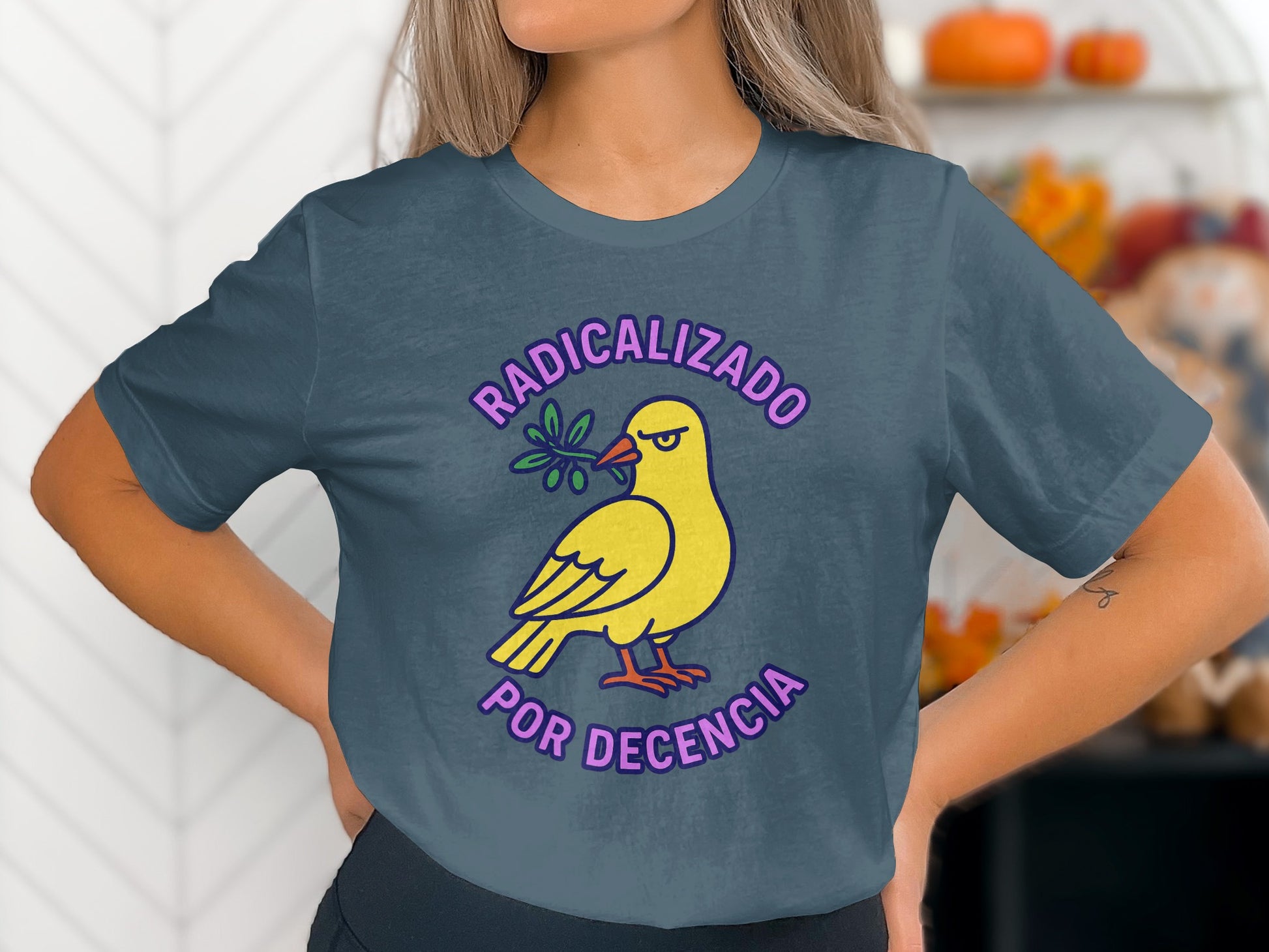 Radicalizado por Decencia Graphic T-Shirt product type