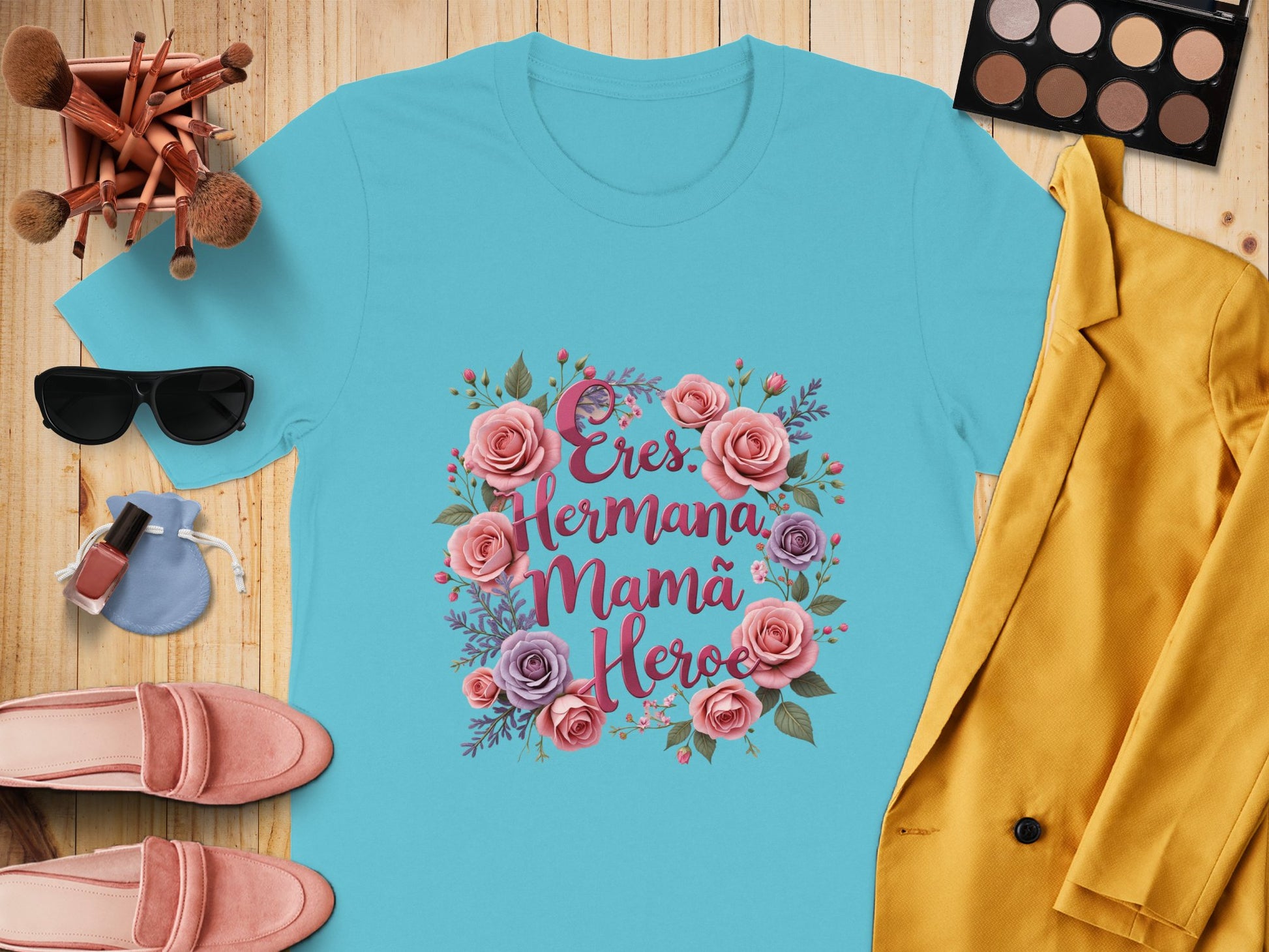Eres Hermana Mamá Heroe Floral Artsy T-Shirt product