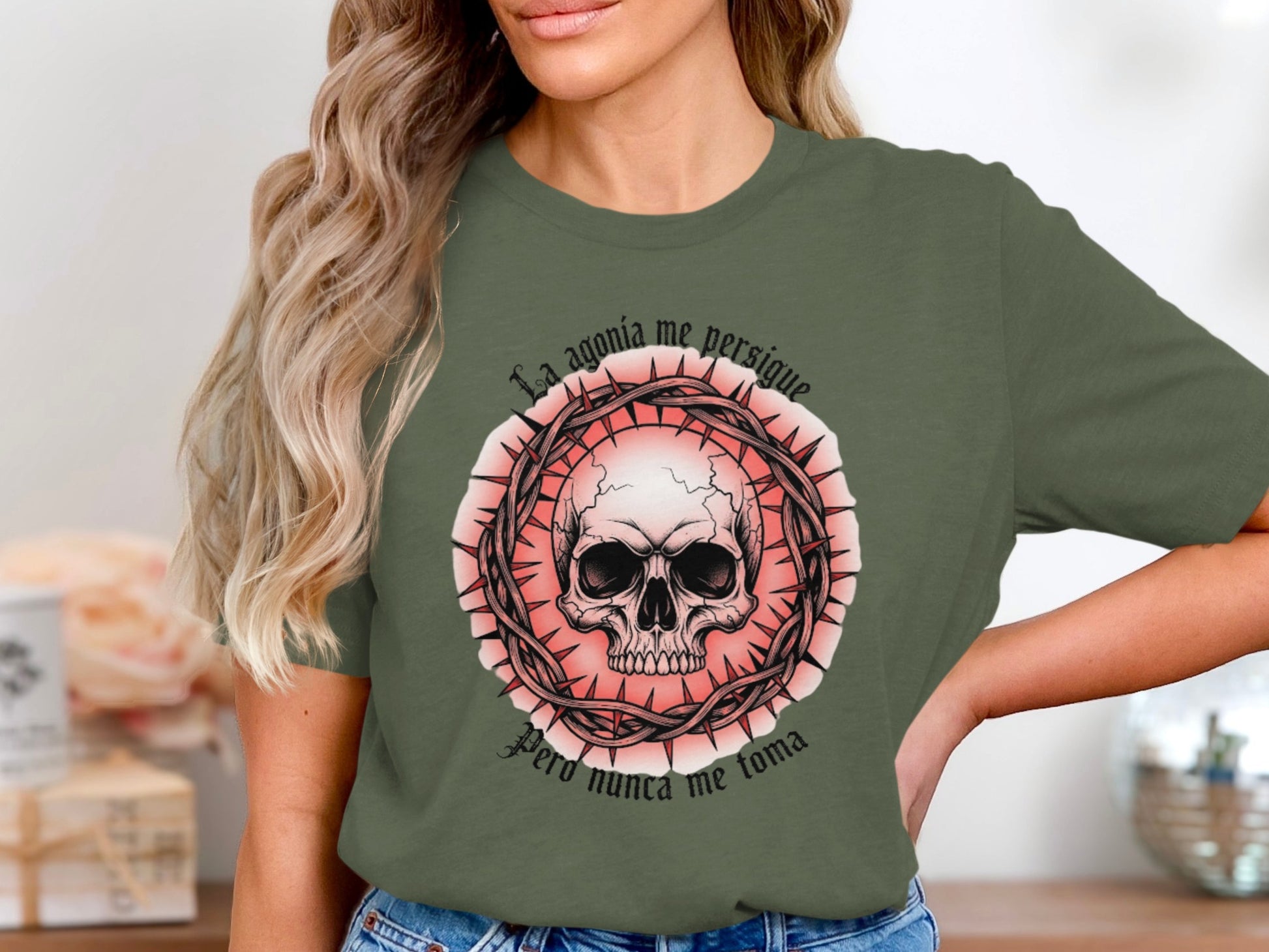 La Agonía Me Persigue Skull Graphic T-Shirt Product