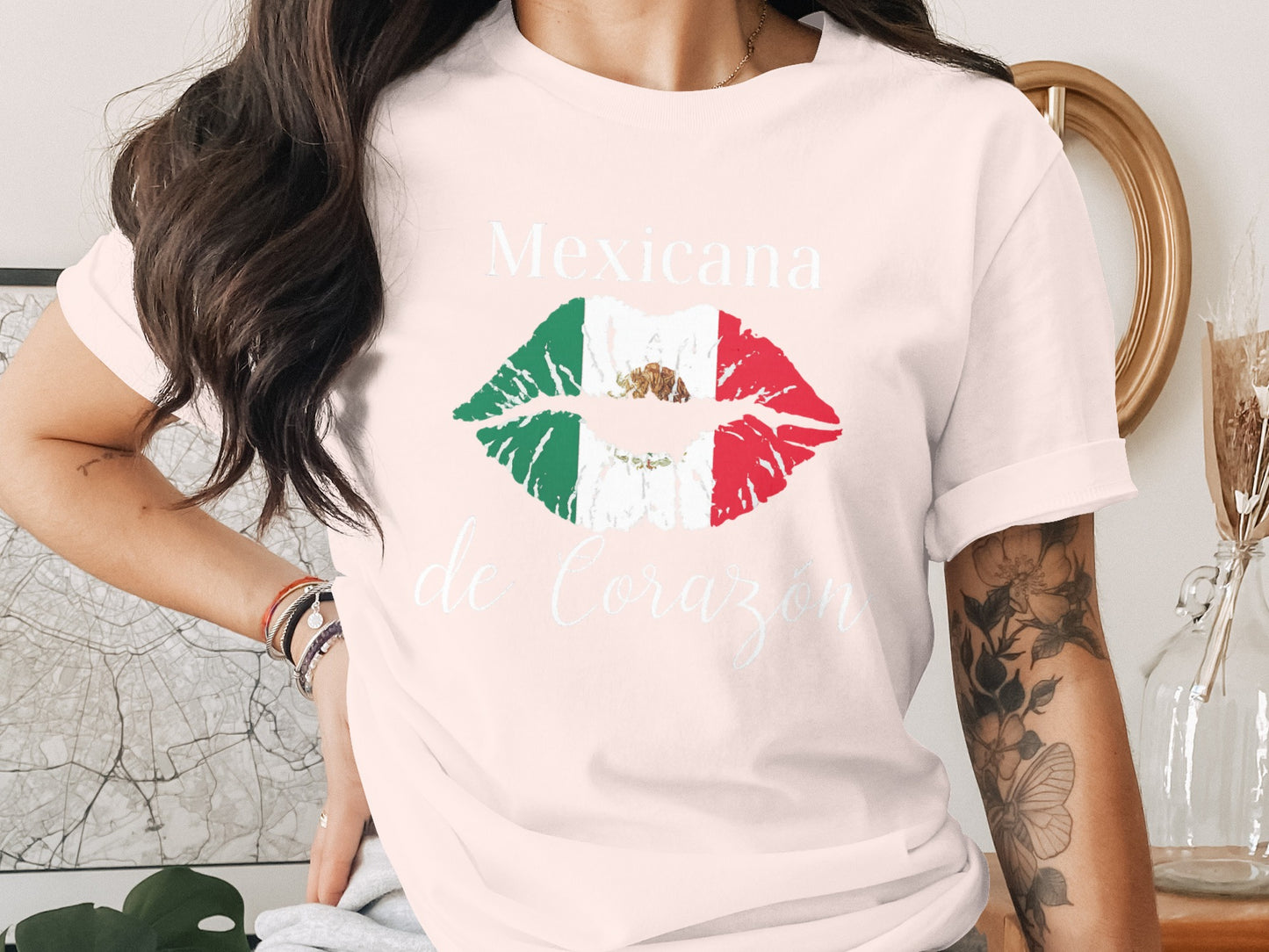 Mexicana de Corazón Graphic T-Shirt product