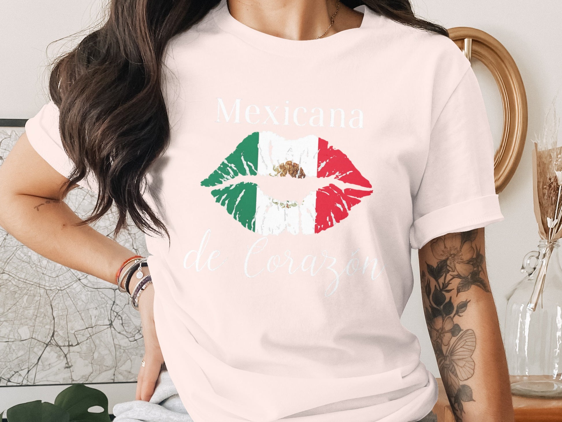 Mexicana de Corazón Graphic T-Shirt product