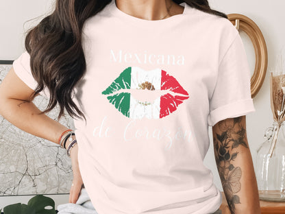 Mexicana de Corazón Graphic T-Shirt product