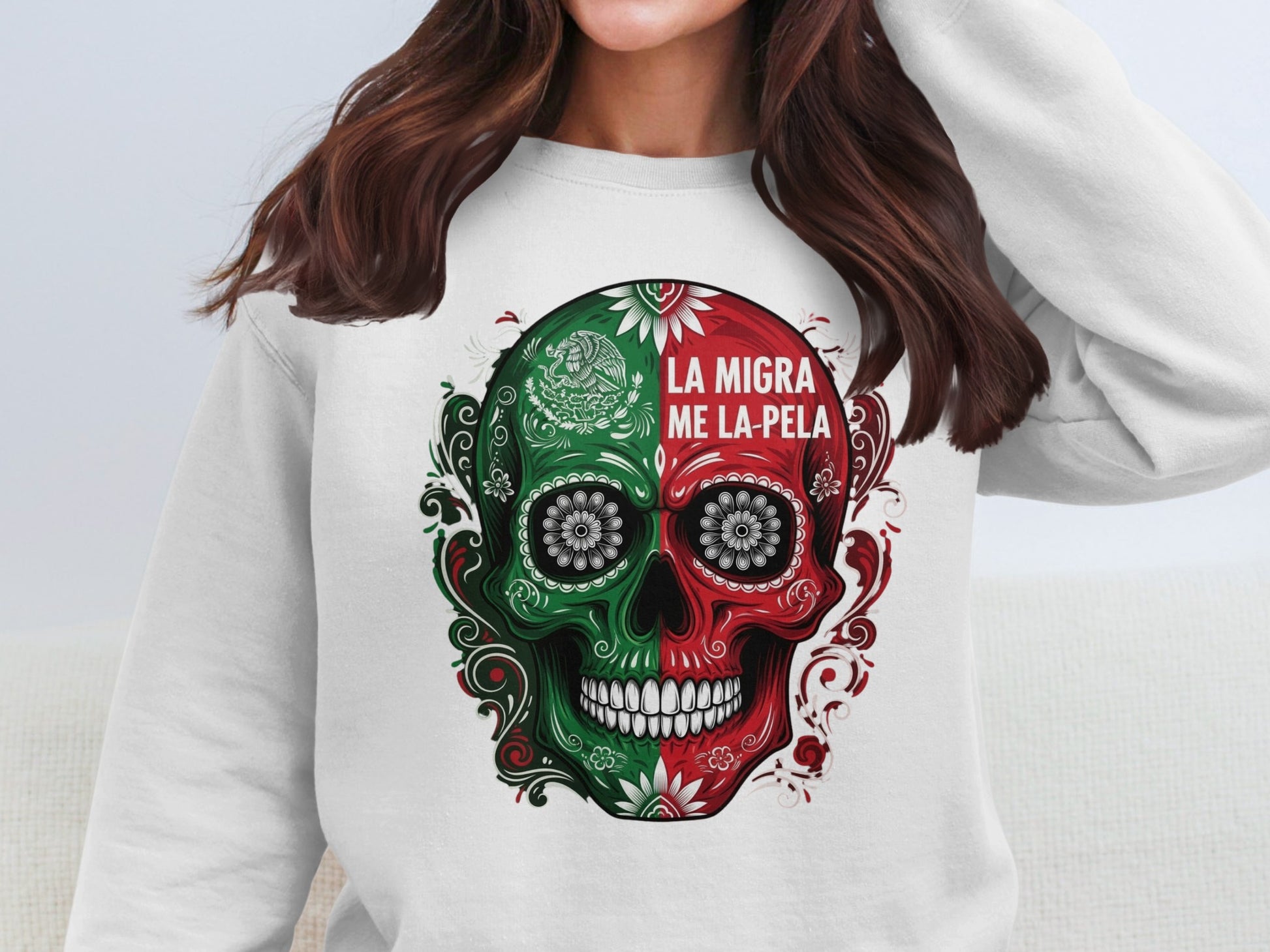 La Migra Me La Pela Skull Design Sweatshirt Product