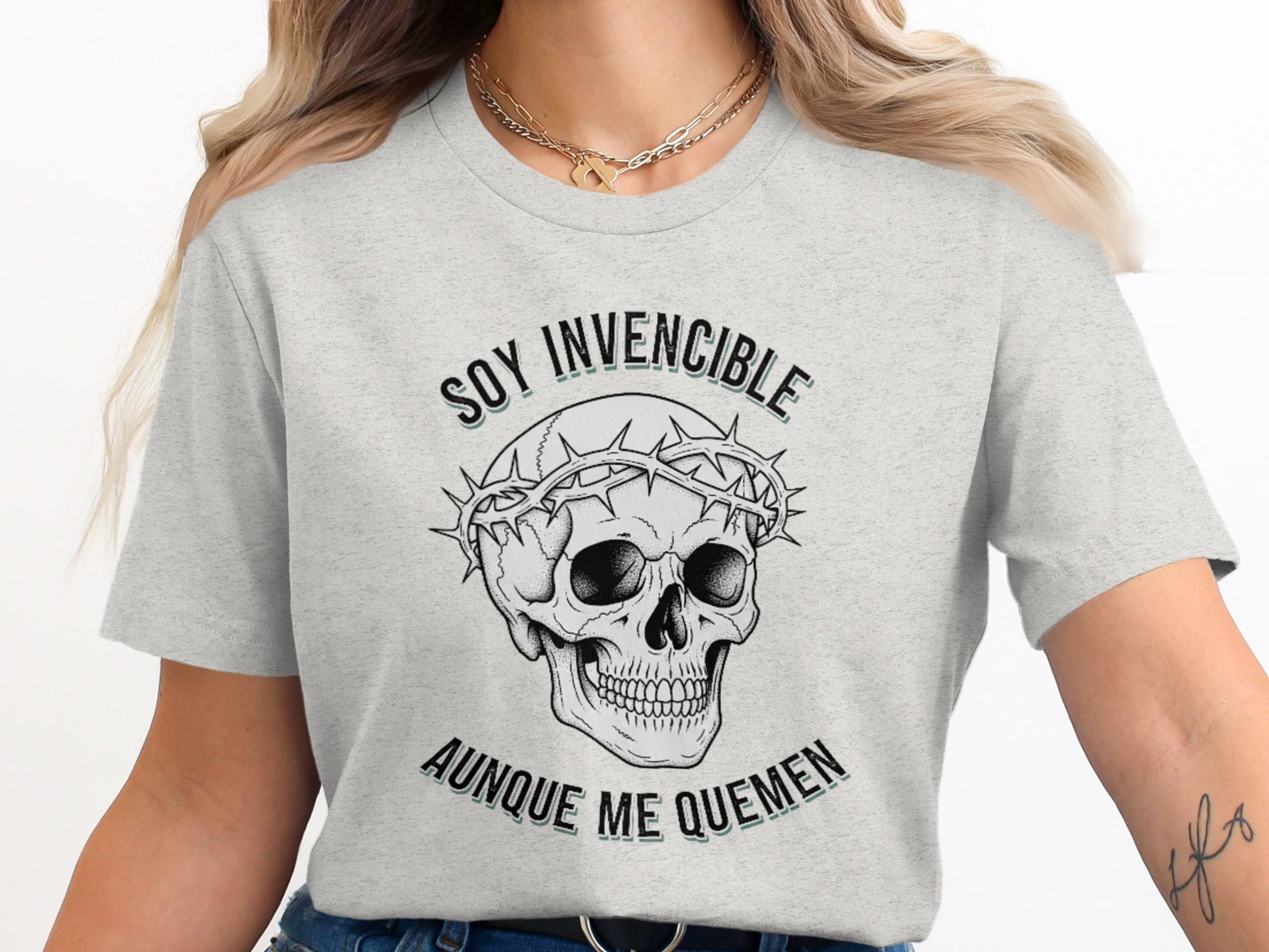 Soy Invencible Aunque Me Quemen Skull T-Shirt product