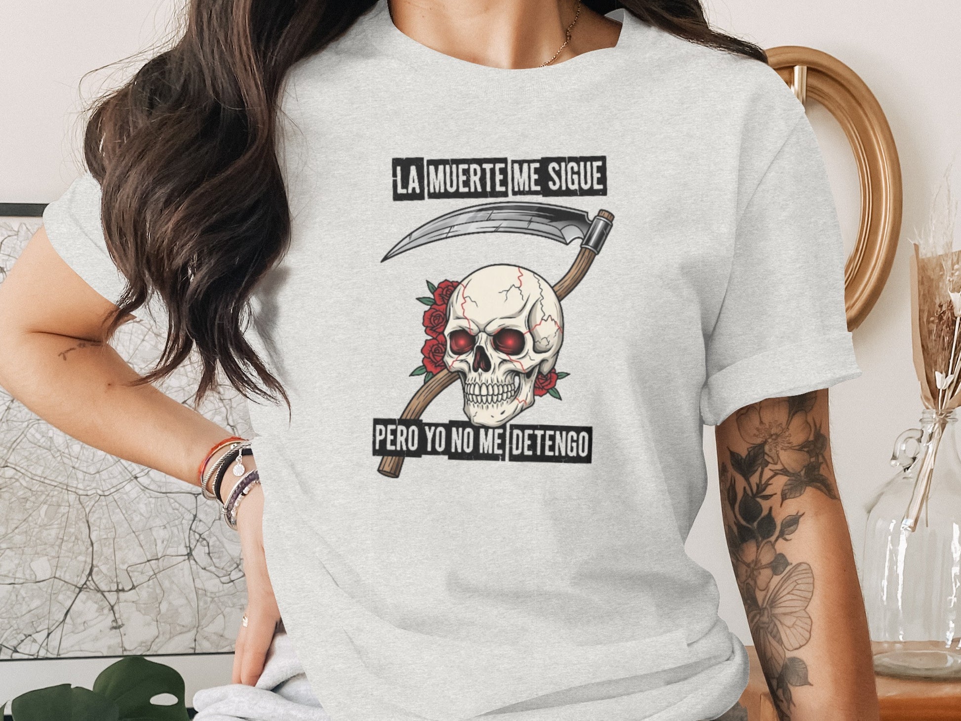 La Muerte Me Sigue Skull Graphic T-shirt product