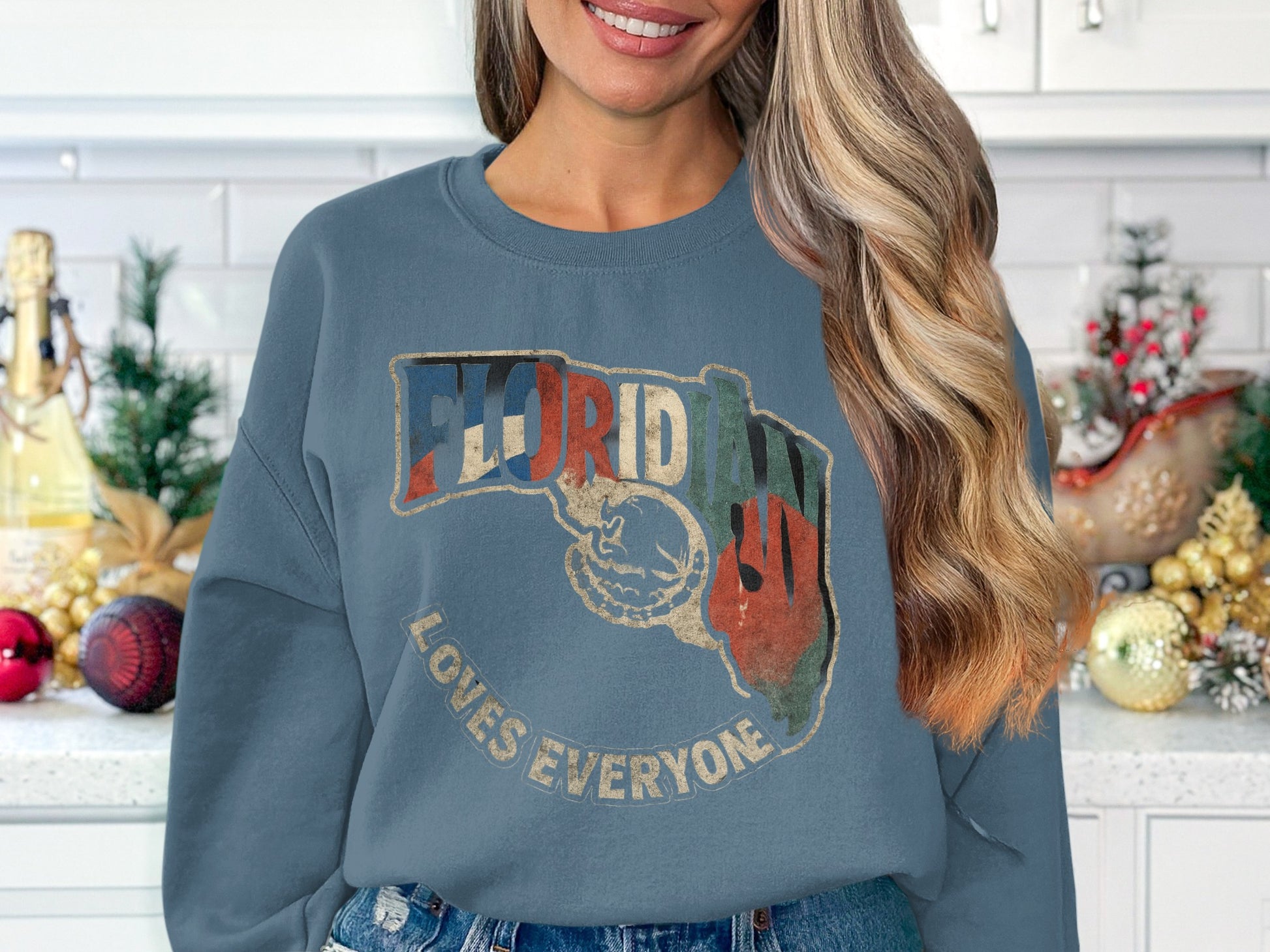 'Florida Loves Everyone Graphic Sweatshirt product type'
