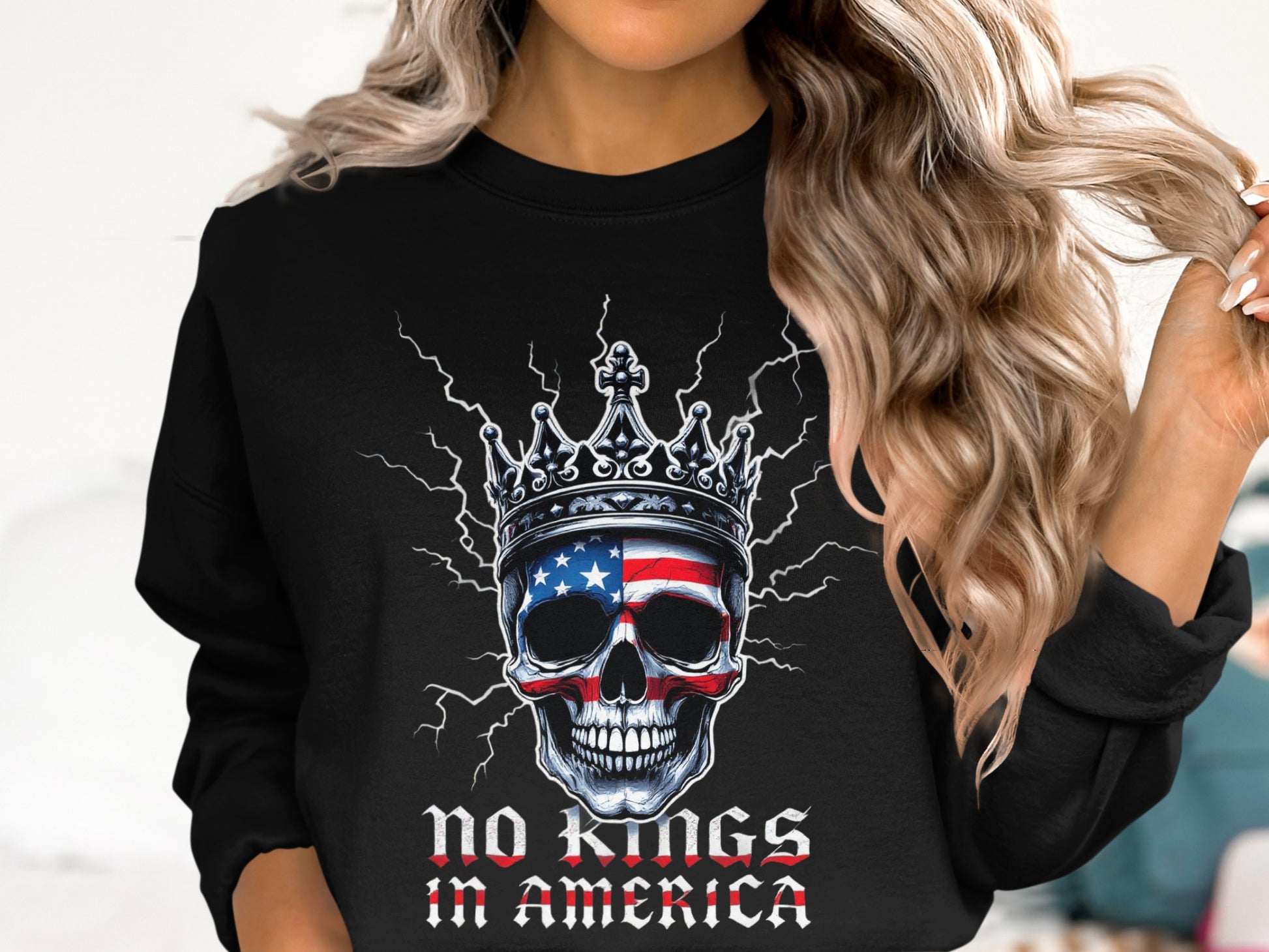 No Kings in America Skull Design Sweatshirt