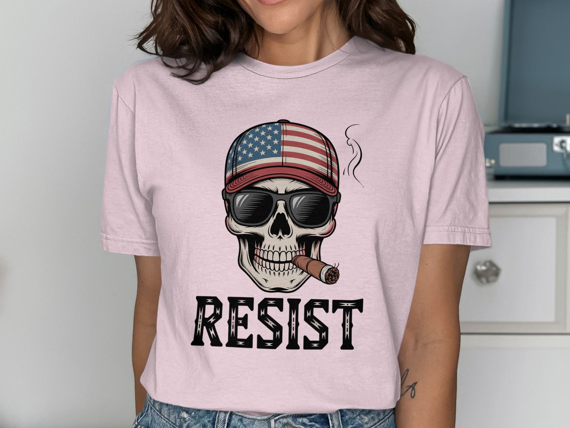 Resist Skull American Flag Hat Graphic T-shirt product