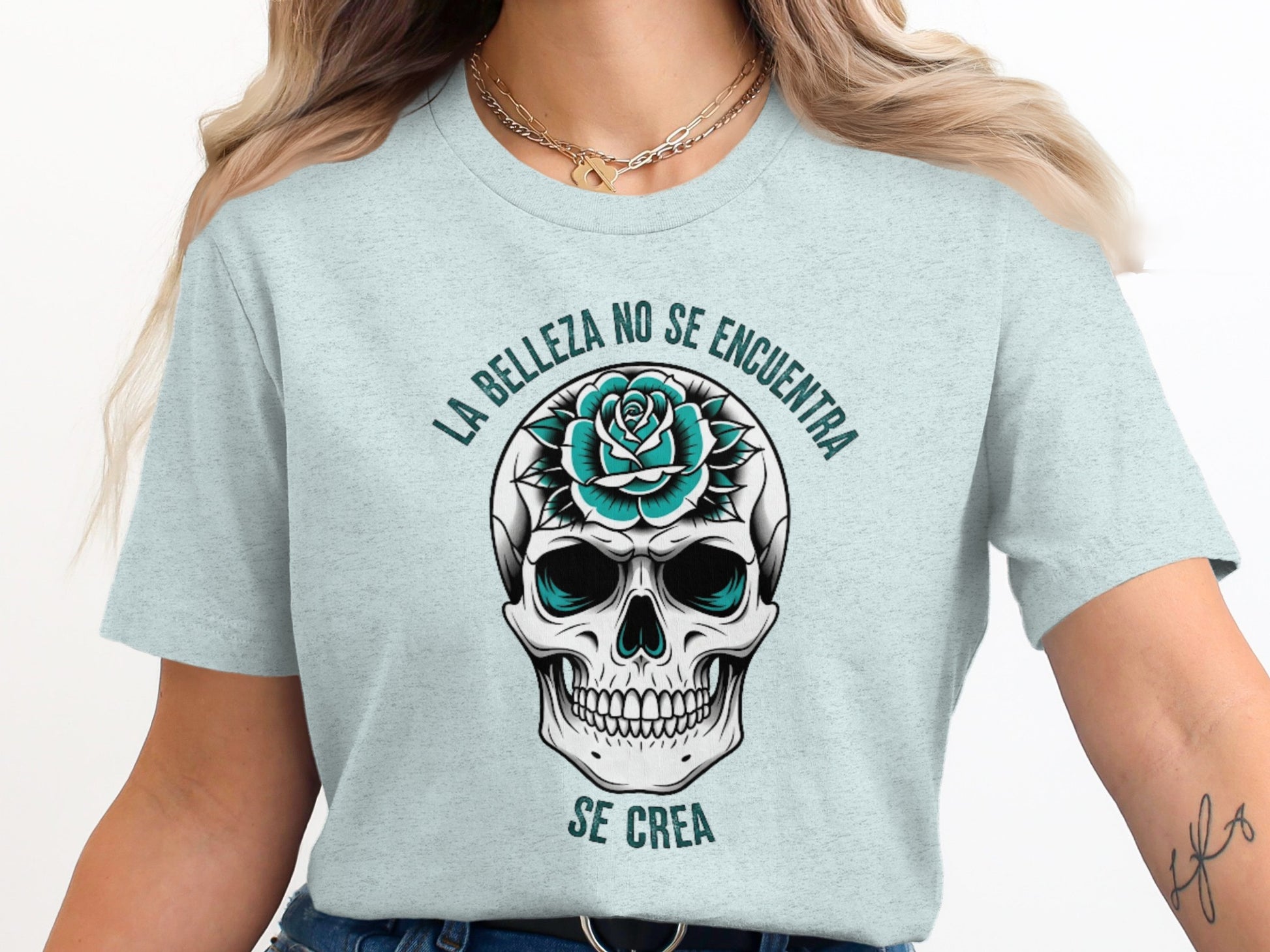 La Belleza No Se Encuentra Se Crea Skull Tshirt product