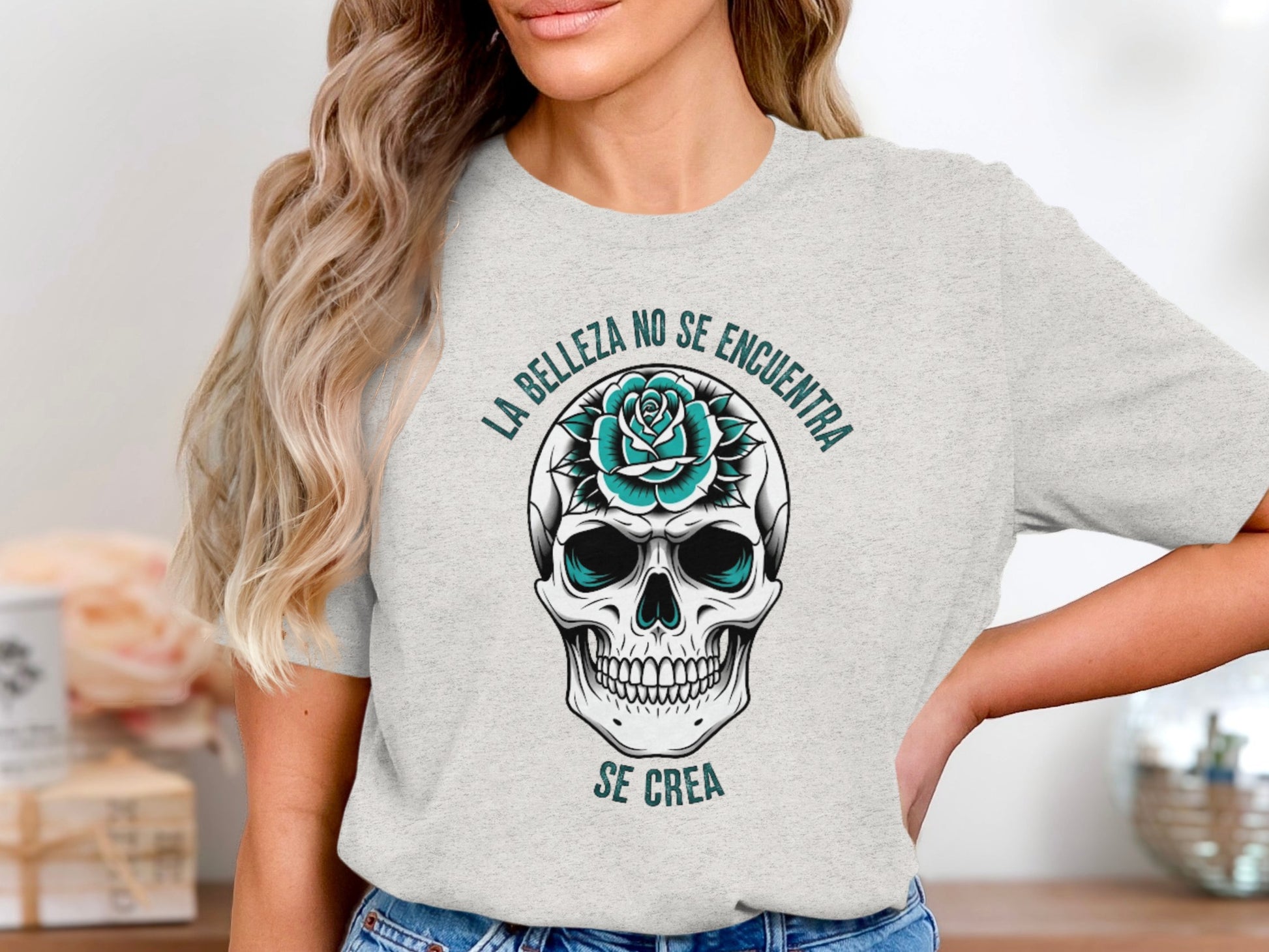 La Belleza No Se Encuentra Se Crea Skull T-Shirt
